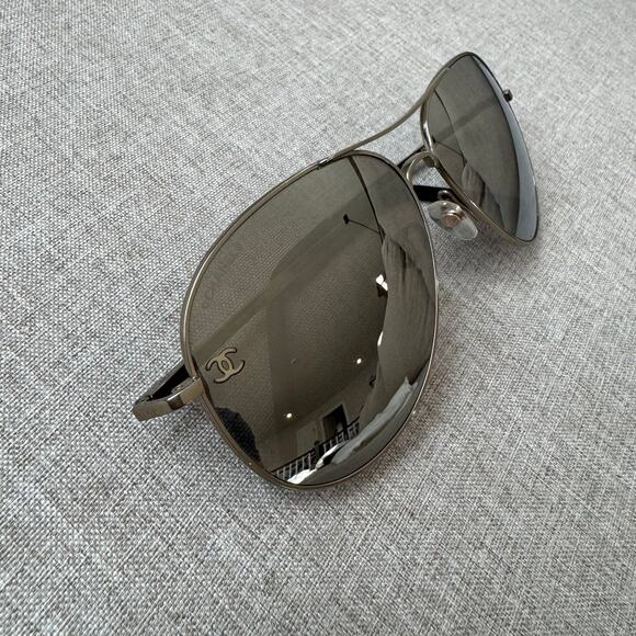 CHANEL Pilot Silver Mirrored Lens Sunglasses With Case Aviator Oversized Logo - Picture 4 of 9